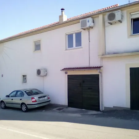 Apartment With A Parking Space Pirovac, Sibenik - 11746 Pirovac