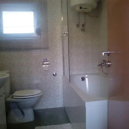 Apartment With A Parking Space Pirovac, Sibenik - 11746 *