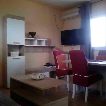 Apartment With A Parking Space Pirovac, Sibenik - 11746 Pirovac