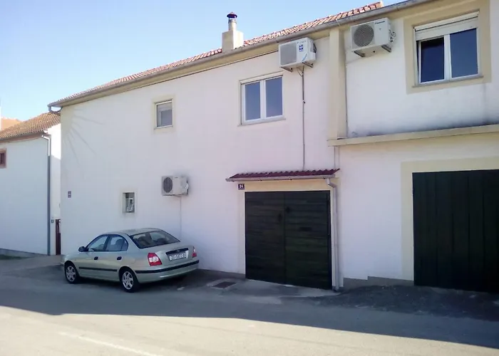 アパート With Parking Space Pirovac, Sibenik - 11746 ピロヴァッツ