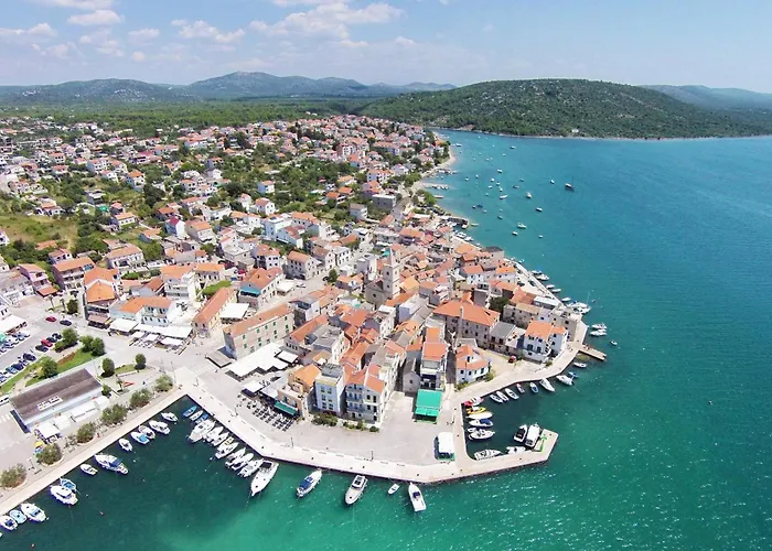 With Parking Space Pirovac, Sibenik - 11746 * ピロヴァッツ